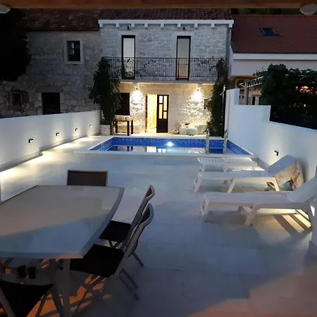 Dragi, With Pool And Big Terrace, Sea View, Peacfully And Quite * Kremena