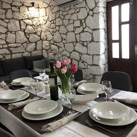 Dragi, With Pool And Big Terrace, Sea View, Peacfully And Quite * Kremena