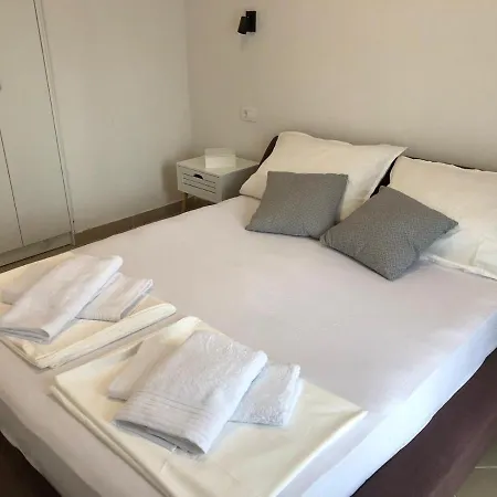 Dragi, With Pool And Big Terrace, Sea View, Peacfully And Quite